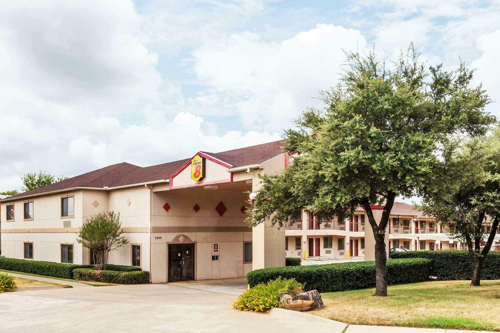 Super 8 By Wyndham Arlington East Hotel Exterior foto